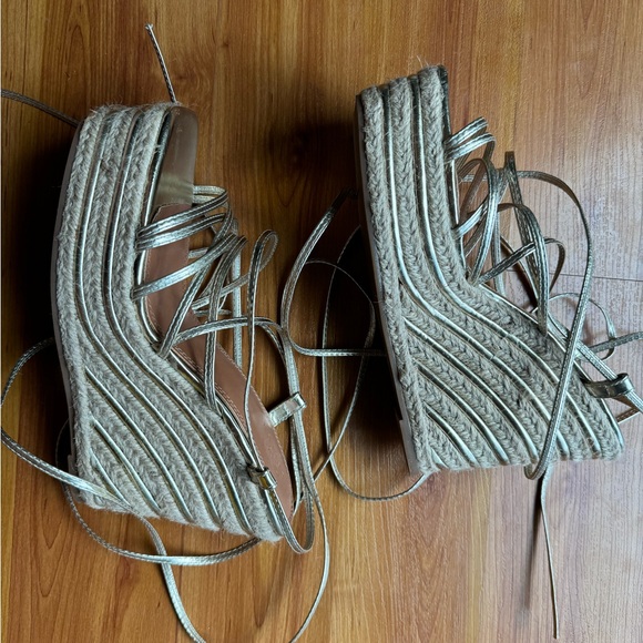 ASOS DESIGN Thalia strappy tie leg wedges in gold size 9 - Picture 8 of 16